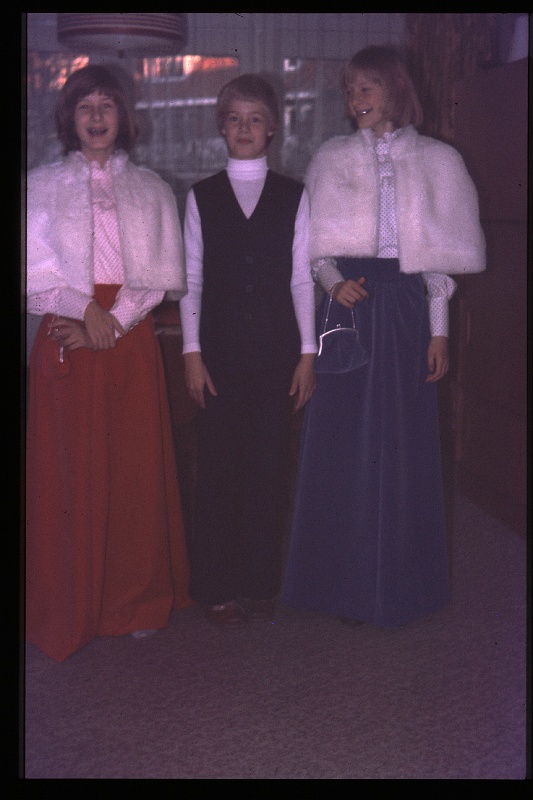 28.Delft okt 1975 Brigitte,Marion,Peter.JPG